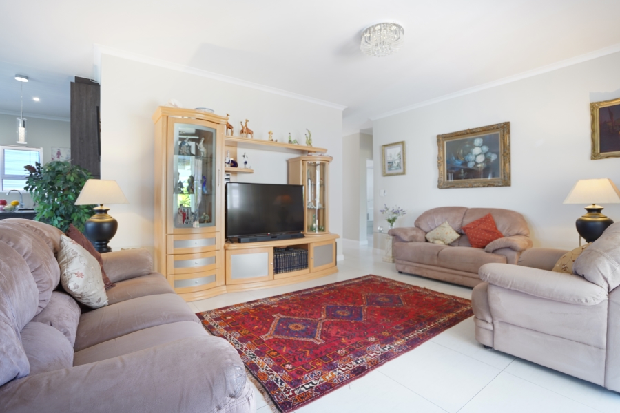 To Let 3 Bedroom Property for Rent in Sunningdale Western Cape